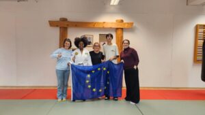 Bouchra s sošolci in učiteljicama v Klubu Sankaku Ljubljana.